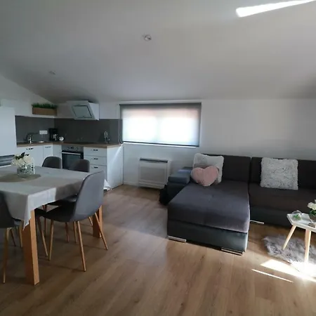 Apartment Ana *