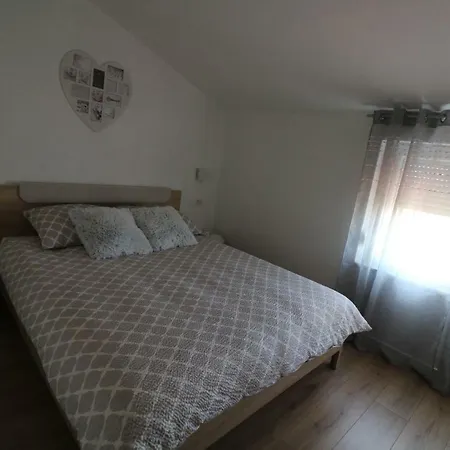 Ana Apartment Vrsi