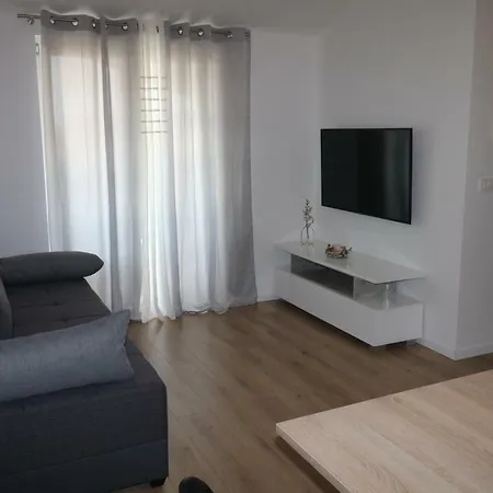 Ana Apartment Vrsi